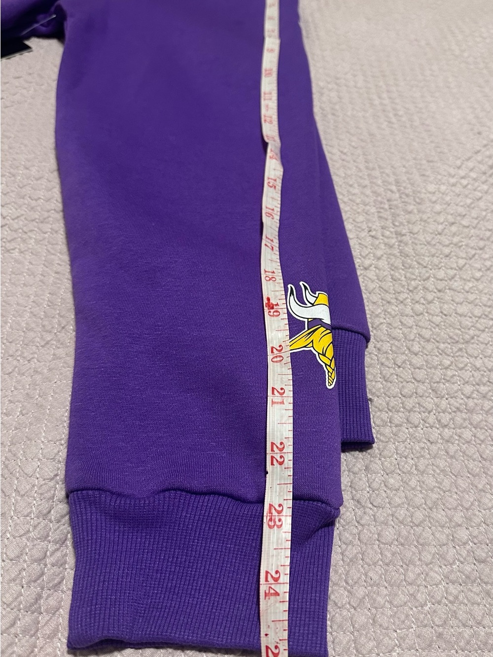 Men's Purple Crewneck Sweatshirt - Minnesota Vikings - Picture 11 of 12